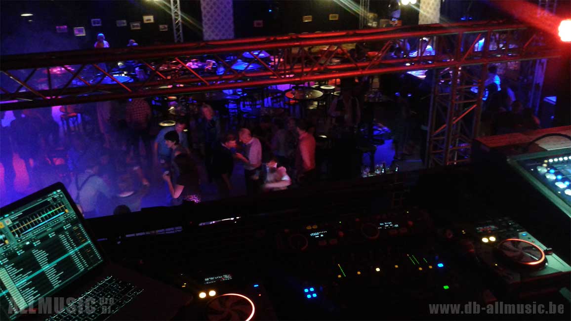 DJ op je personeelsfeest