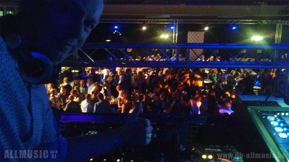 DJ op je personeelsfeest