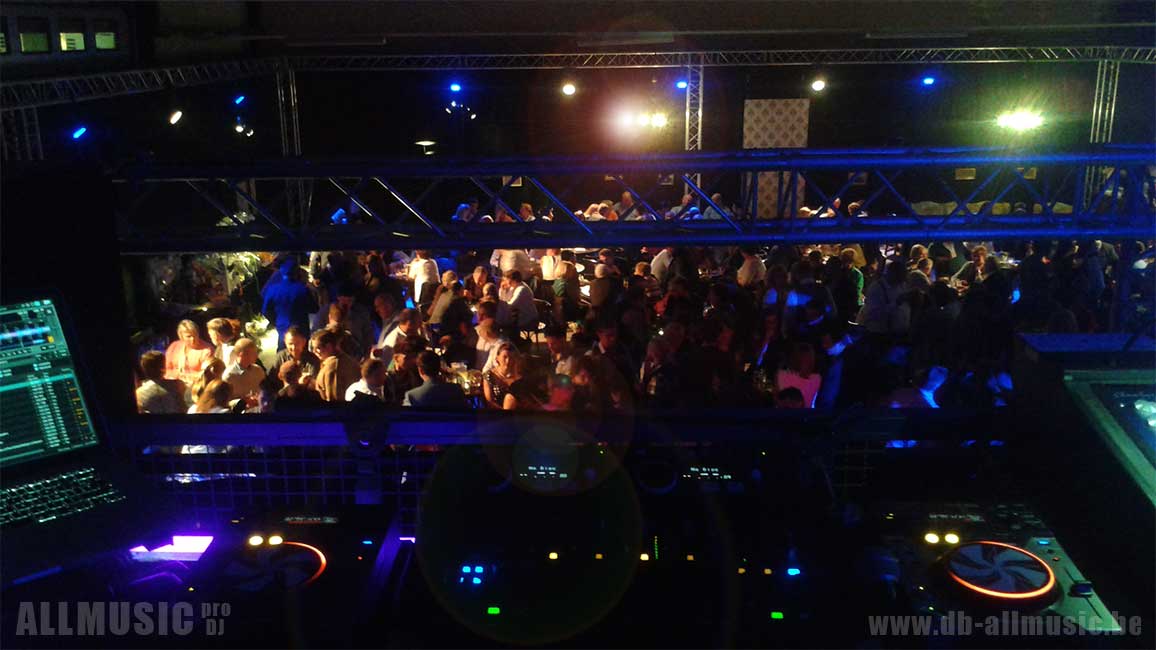 DJ op je personeelsfeest