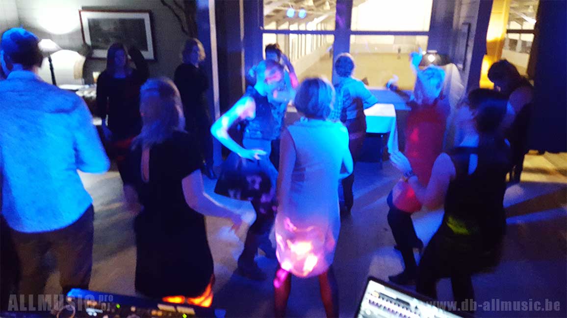 DJ op je personeelsfeest