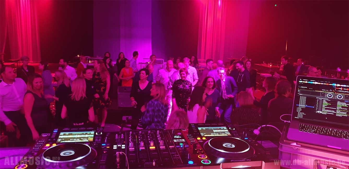 DJ op je personeelsfeest