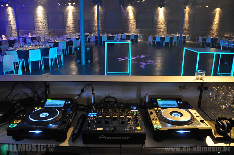 DJ op je personeelsfeest