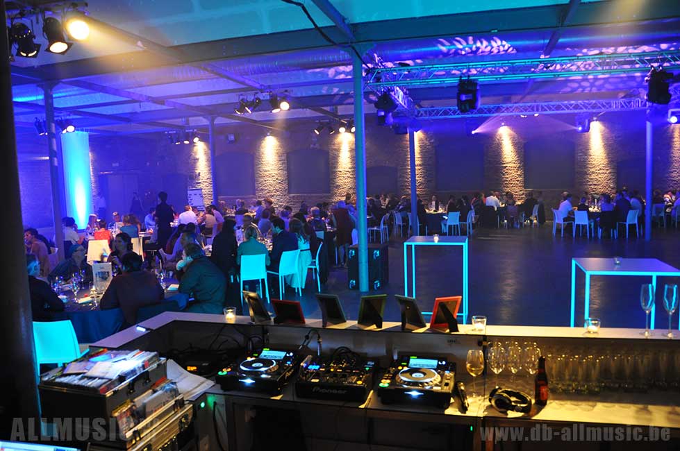 DJ op je personeelsfeest